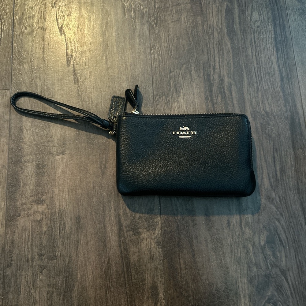 coach black wristlet wallet